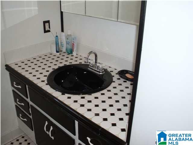 1122 Wilkes Road Birmingham, AL 35228 - Photo 5 of 13