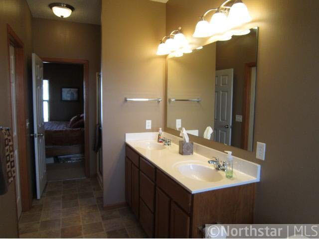 585 Ravencroft Road, Unit 902 Waconia, MN 55387 - Photo 12 of 14 Gallery Image 12