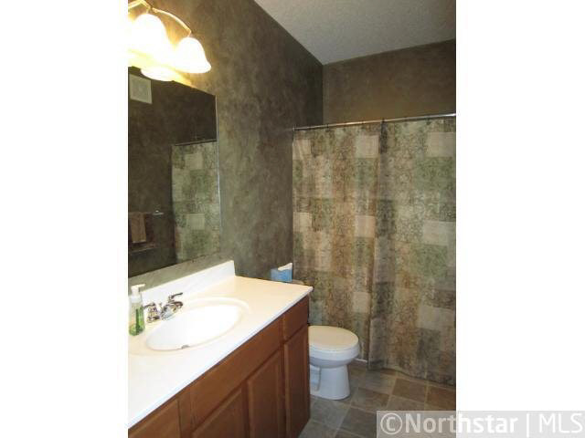 585 Ravencroft Road, Unit 902 Waconia, MN 55387 - Photo 8 of 14 Gallery Image 8