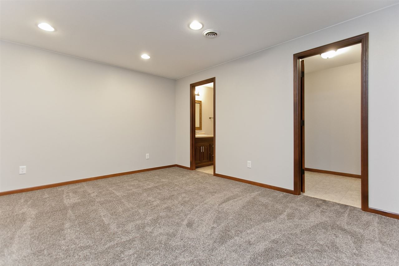 6606 Choctaw Ridge Road Northeast Cedar Rapids, IA 52411 - Photo 37 of 46 Gallery Image 37