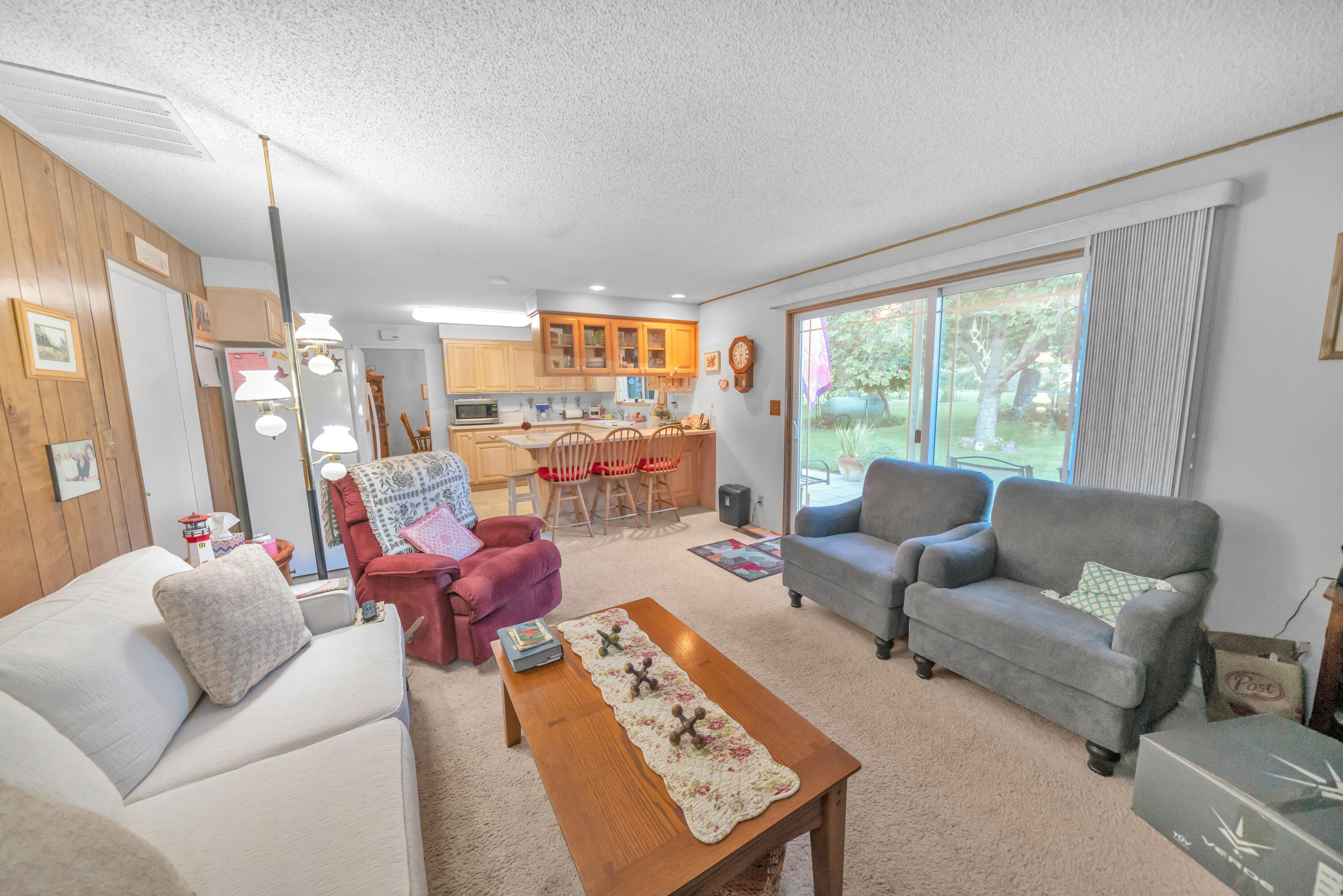 612 Upper River Road Gold Hill, OR 97525 - Photo 12 of 34 Family Room
