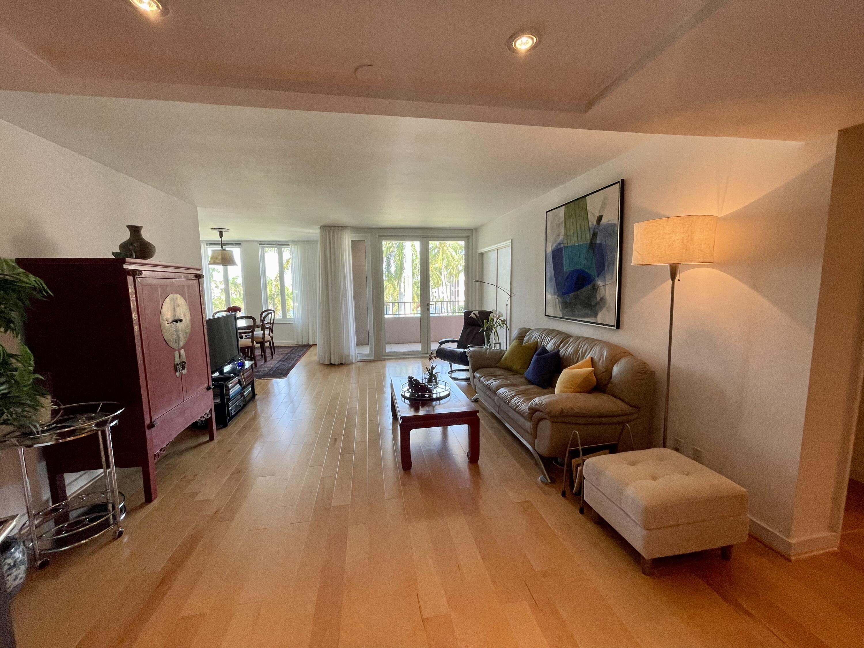 140 Southeast 5th Avenue, Unit 439 Boca Raton, FL 33432 - Photo 7 of 19 Living room