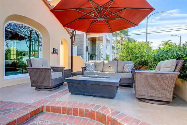 $2,099,000 | 104 St Joseph Avenue, Long Beach, CA 90803