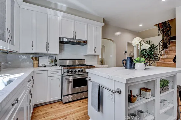 $2,099,000 | 104 St Joseph Avenue, Long Beach, CA 90803