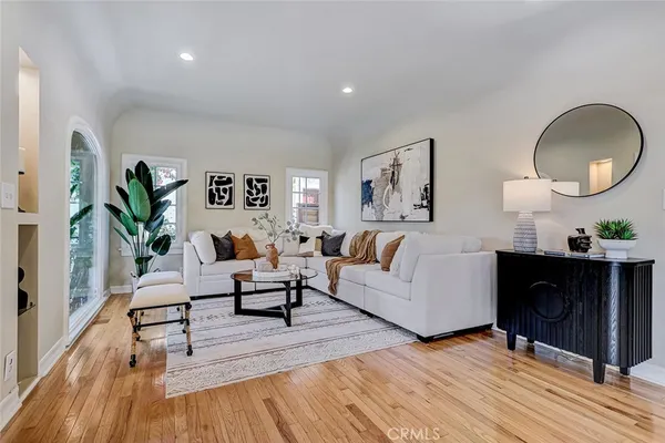 $2,099,000 | 104 St Joseph Avenue, Long Beach, CA 90803