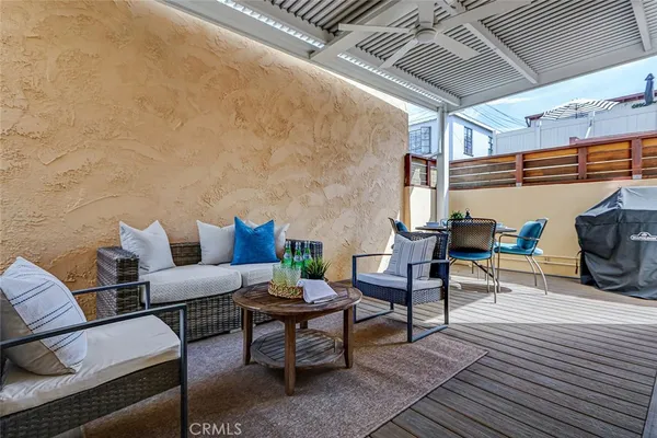 $2,099,000 | 104 St Joseph Avenue, Long Beach, CA 90803