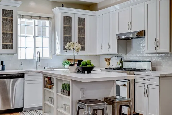 $2,099,000 | 104 St Joseph Avenue, Long Beach, CA 90803