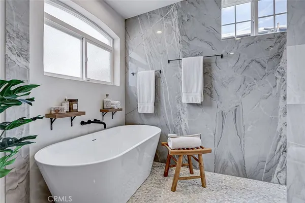 $2,099,000 | 104 St Joseph Avenue, Long Beach, CA 90803