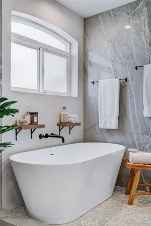 $2,099,000 | 104 St Joseph Avenue, Long Beach, CA 90803