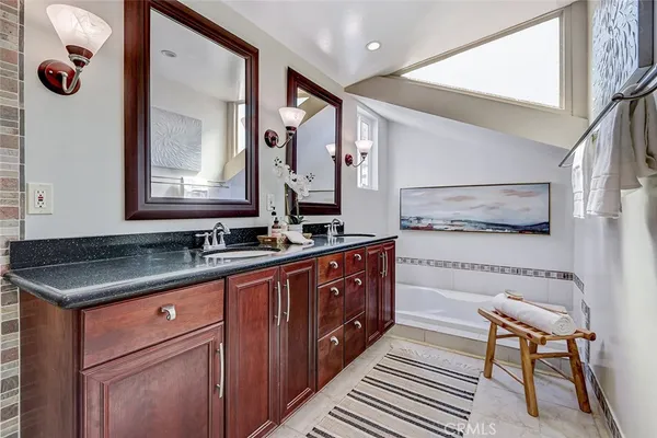 $2,099,000 | 104 St Joseph Avenue, Long Beach, CA 90803