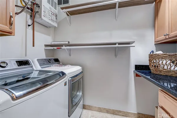 $2,099,000 | 104 St Joseph Avenue, Long Beach, CA 90803