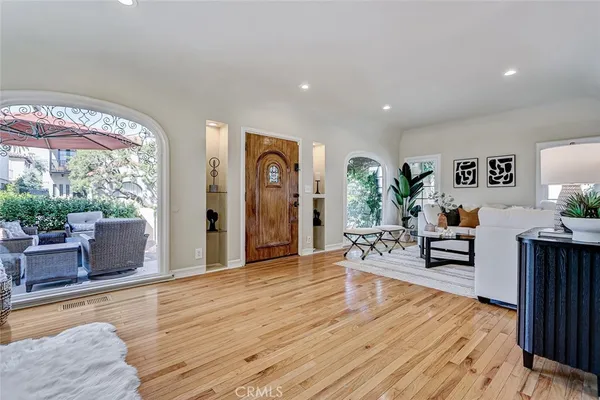 $2,099,000 | 104 St Joseph Avenue, Long Beach, CA 90803