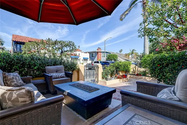 $2,099,000 | 104 St Joseph Avenue, Long Beach, CA 90803
