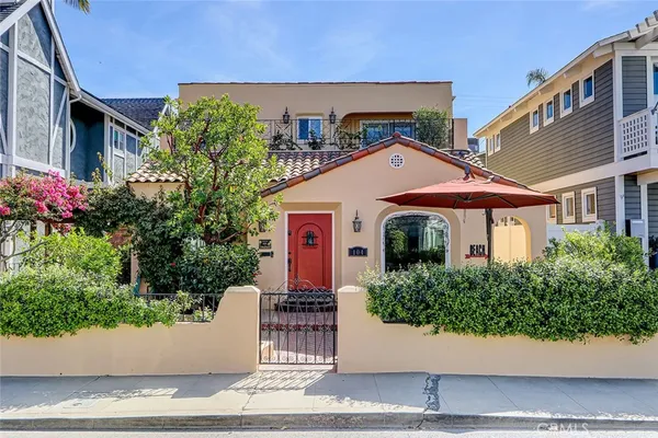 $2,099,000 | 104 St Joseph Avenue, Long Beach, CA 90803