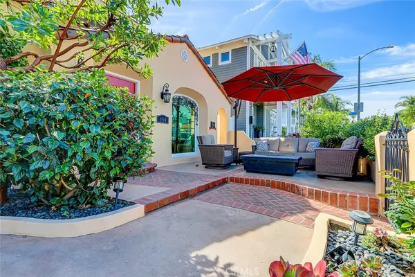 $2,099,000 | 104 St Joseph Avenue, Long Beach, CA 90803