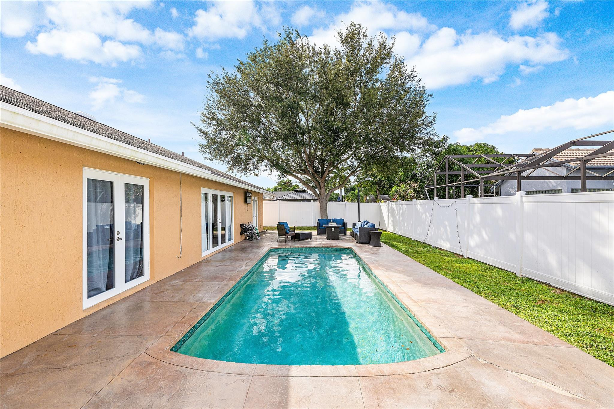 9661 Carousel Circle South Boca Raton, FL 33434 - Photo 2 of 25 Photo 2