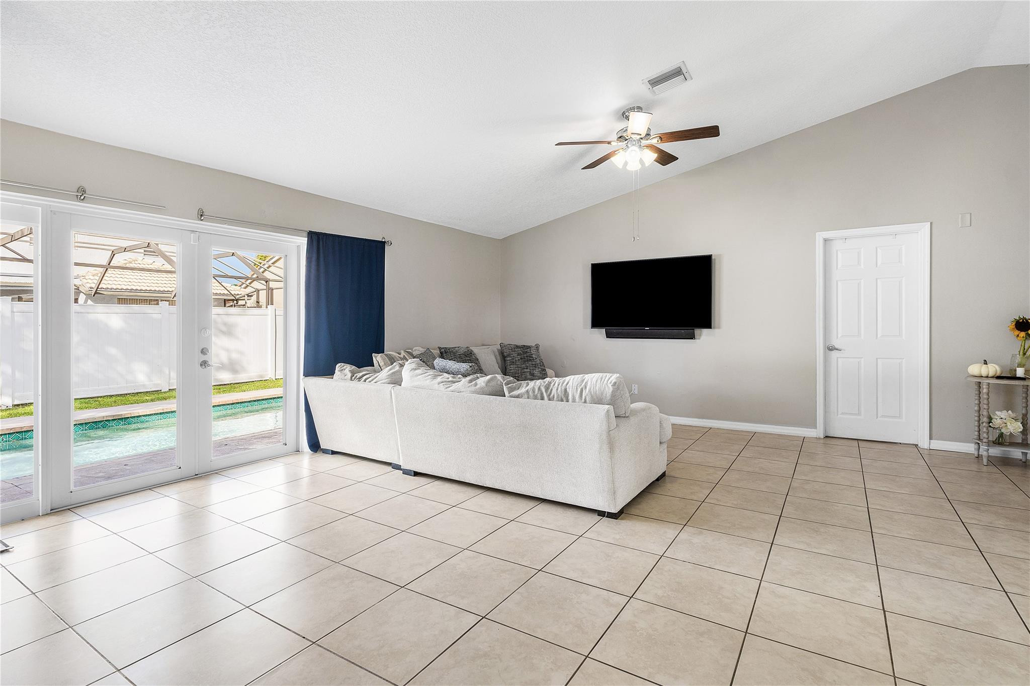 9661 Carousel Circle South Boca Raton, FL 33434 - Photo 10 of 25 Photo 10
