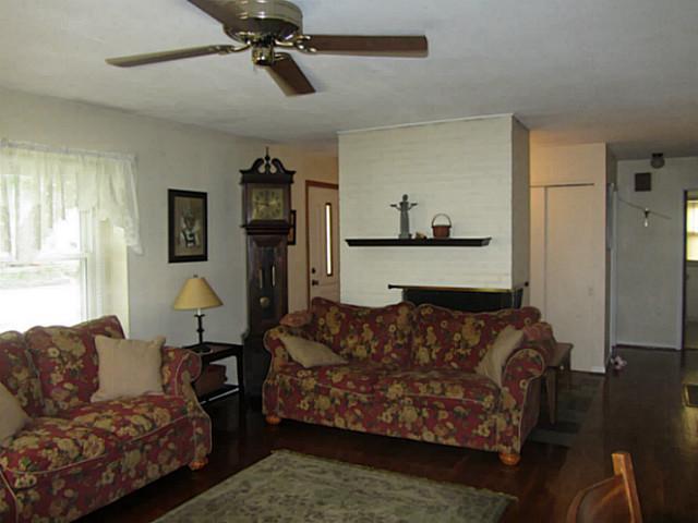 235 Darbyhurst Road Columbus, OH 43228 - Photo 3 of 13 Gallery Image 3