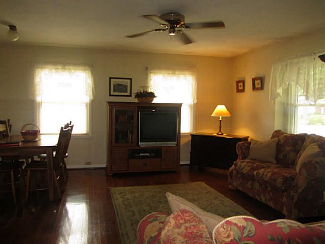 235 Darbyhurst Road Columbus, OH 43228 - Photo 4 of 13 Gallery Image 4