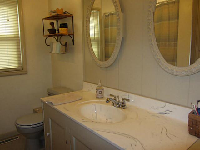 235 Darbyhurst Road Columbus, OH 43228 - Photo 9 of 13 Gallery Image 9