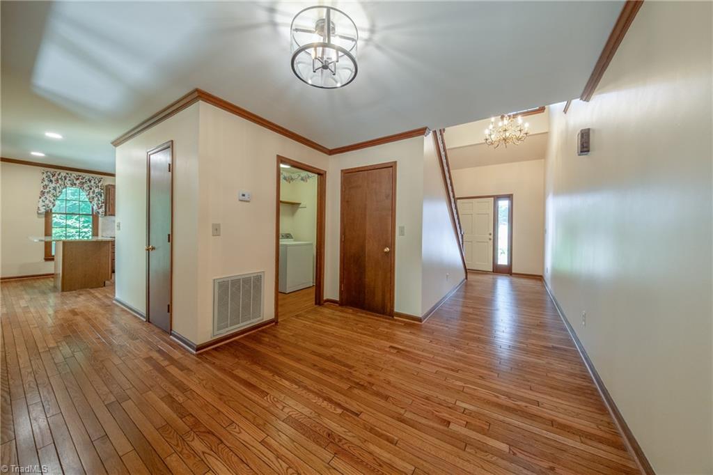 1048 Beecher Road Winston-Salem, NC 27104 - Photo 5 of 50 Gallery Image 5