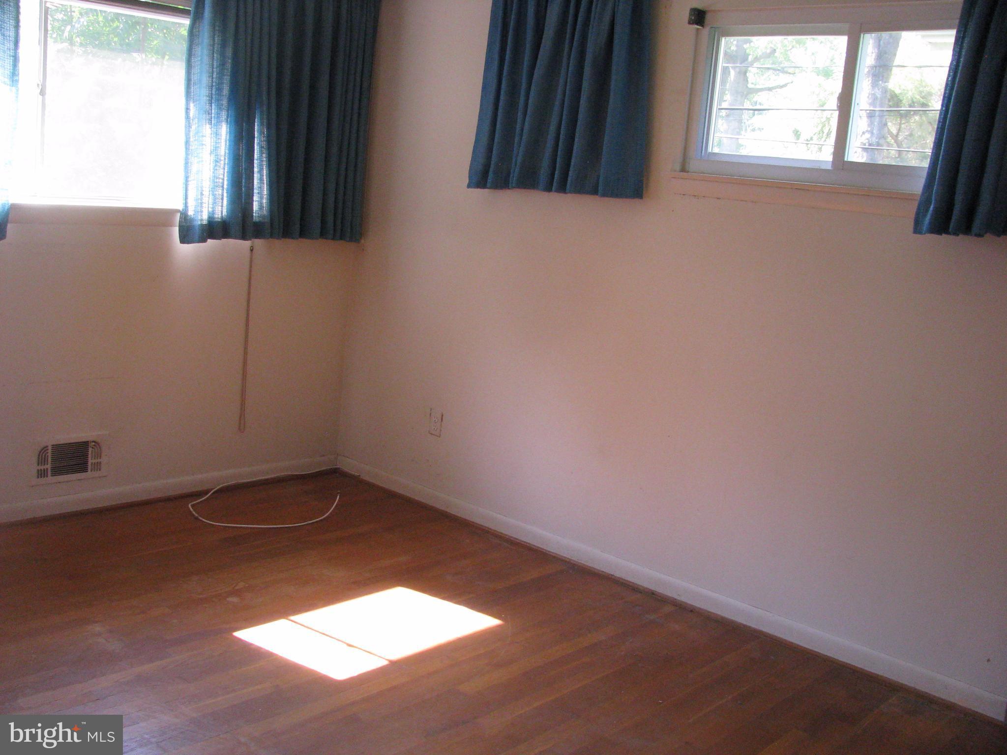 11407 Rockbridge Road Silver Spring, MD 20902 - Photo 11 of 17 Bedroom (Master)