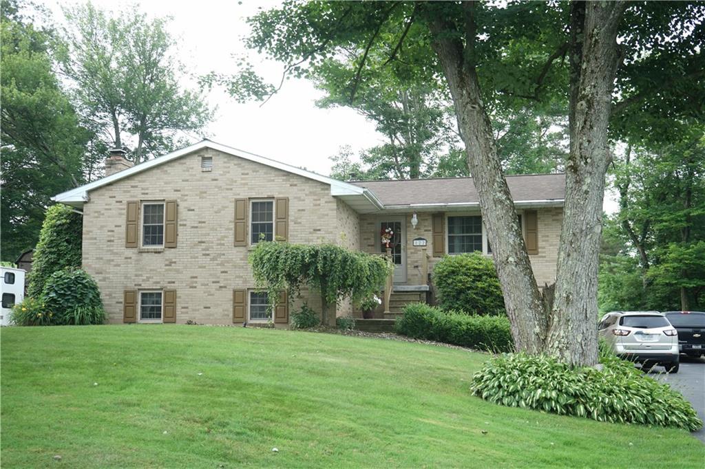 122 Hampton Court Butler, PA 16002 - Photo 1 of 24