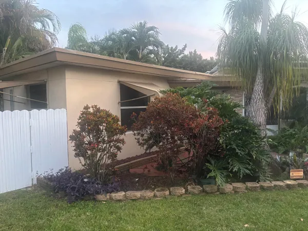 $1,400 | 2424 Grant Street, Hollywood, FL 33020