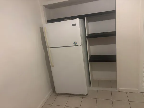 $1,400 | 2424 Grant Street, Hollywood, FL 33020