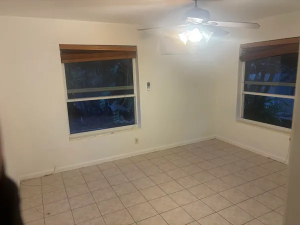 $1,400 | 2424 Grant Street, Hollywood, FL 33020