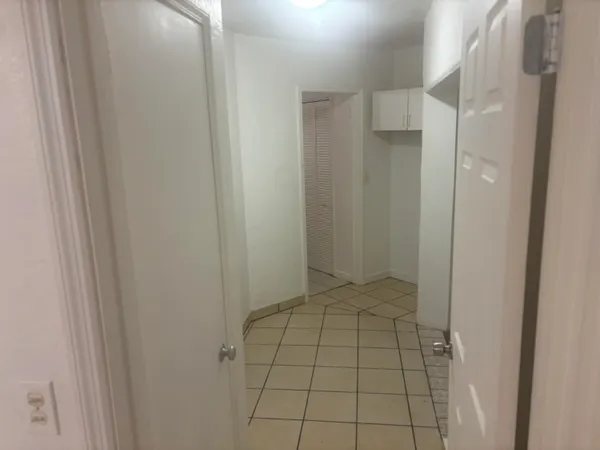 $1,400 | 2424 Grant Street, Hollywood, FL 33020