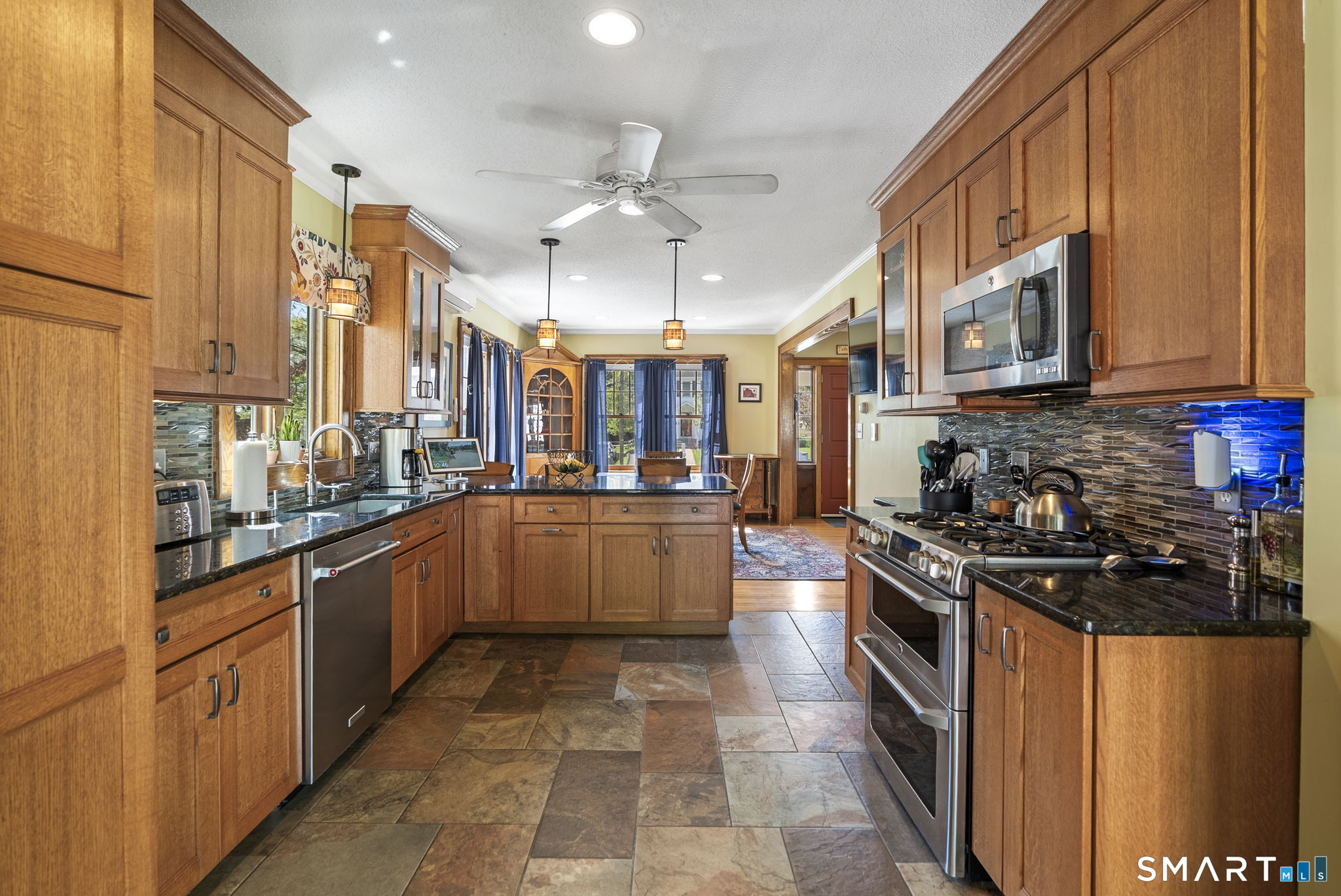 24 Hillcrest Avenue Wethersfield, CT 06109 - Photo 14 of 40