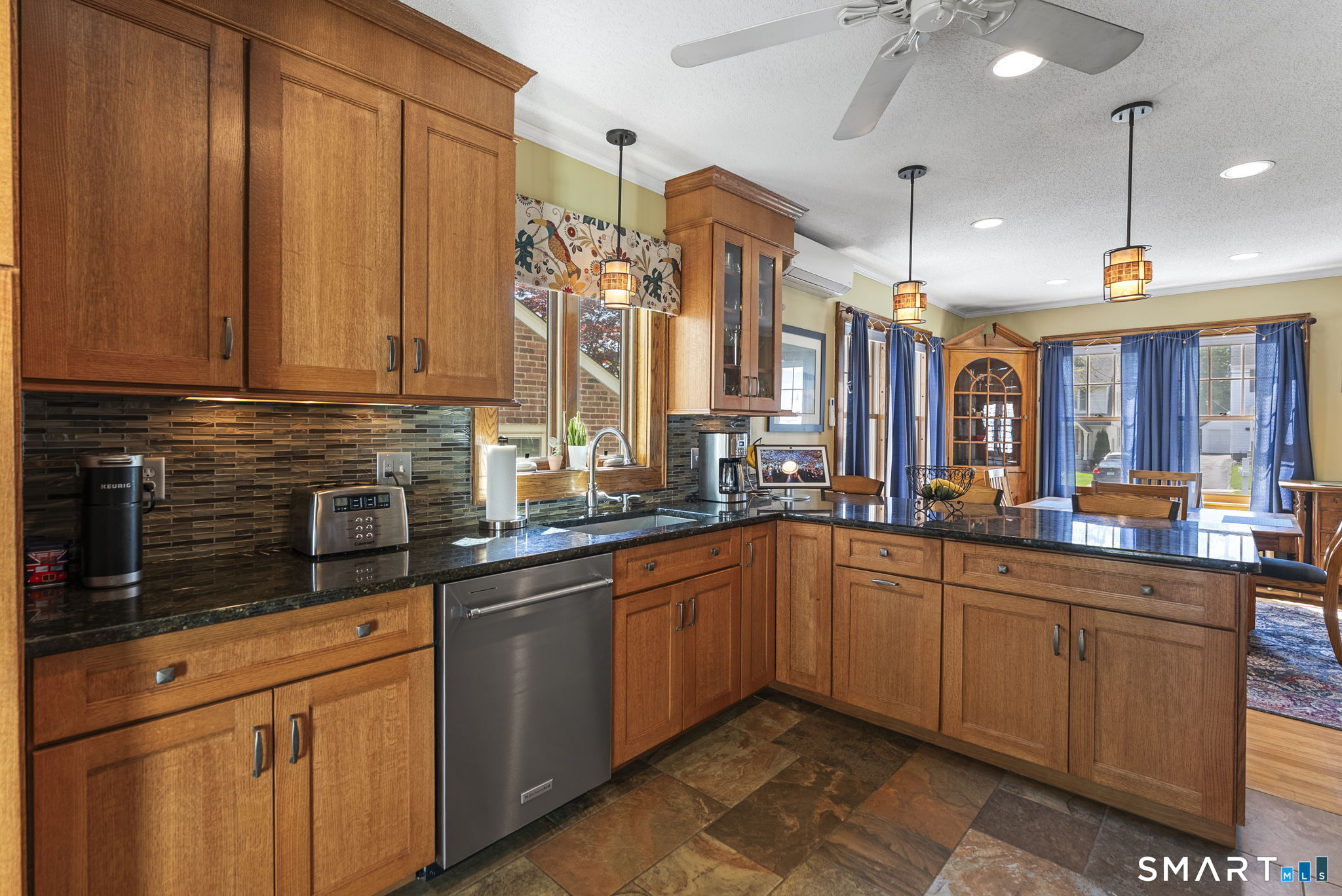 24 Hillcrest Avenue Wethersfield, CT 06109 - Photo 15 of 40