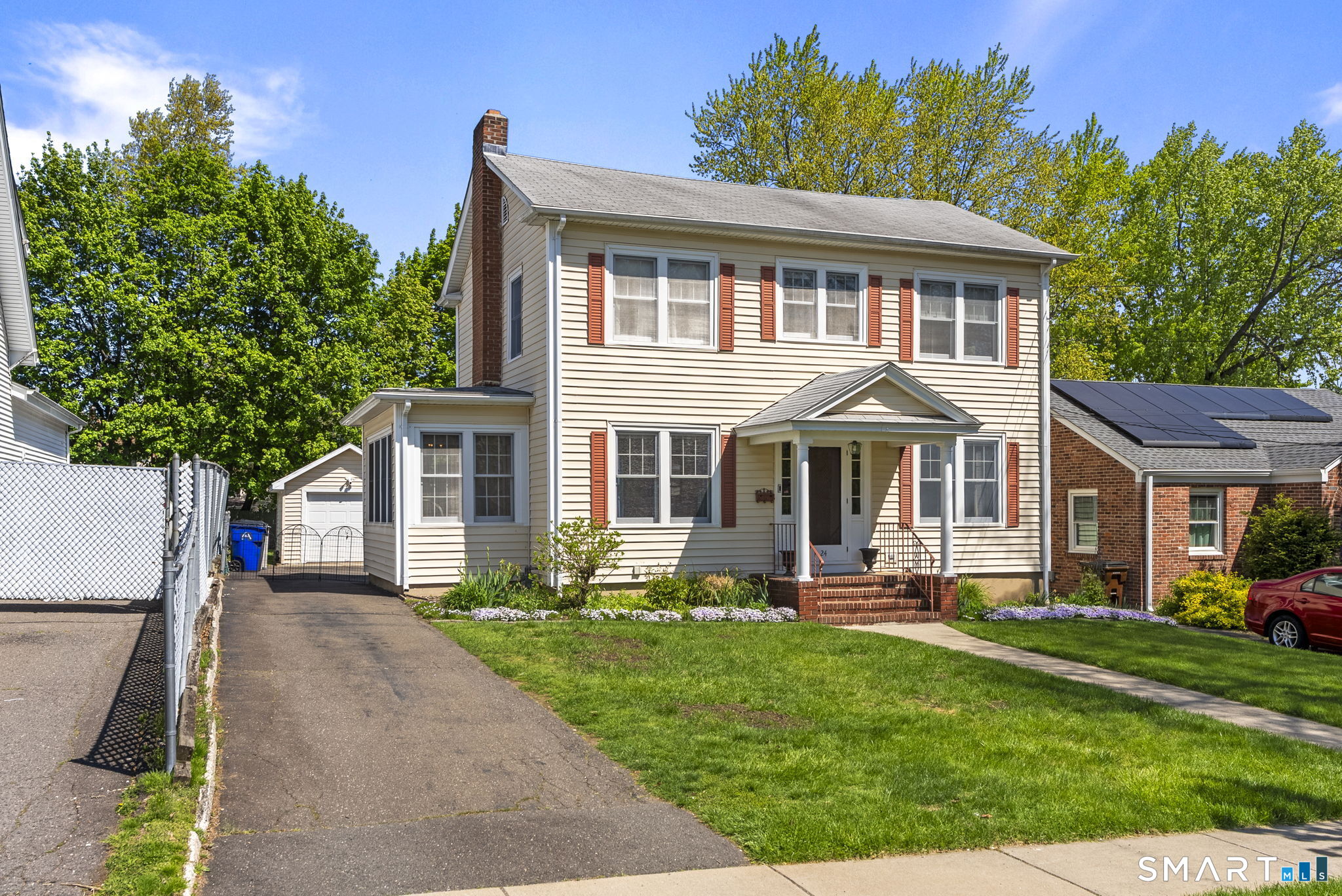 24 Hillcrest Avenue Wethersfield, CT 06109 - Photo 2 of 40