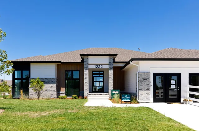 $649,913 | 1232 West Lakeway Court, Andover, KS 67002