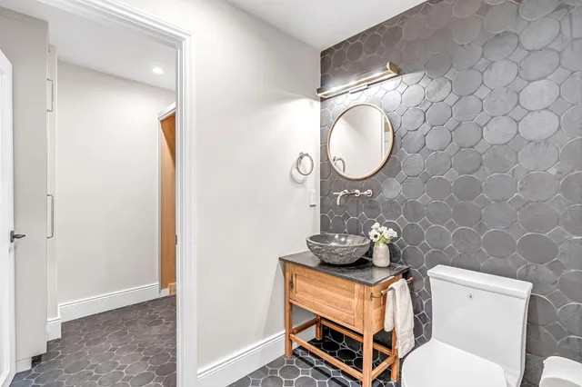 $3,200,000 | 4689 North Van Ness Boulevard, Fresno, CA 93704