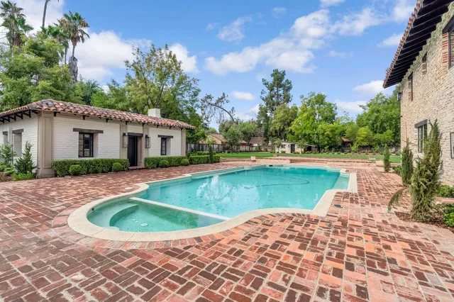 $3,200,000 | 4689 North Van Ness Boulevard, Fresno, CA 93704