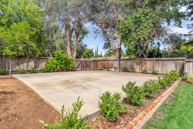 $3,200,000 | 4689 North Van Ness Boulevard, Fresno, CA 93704