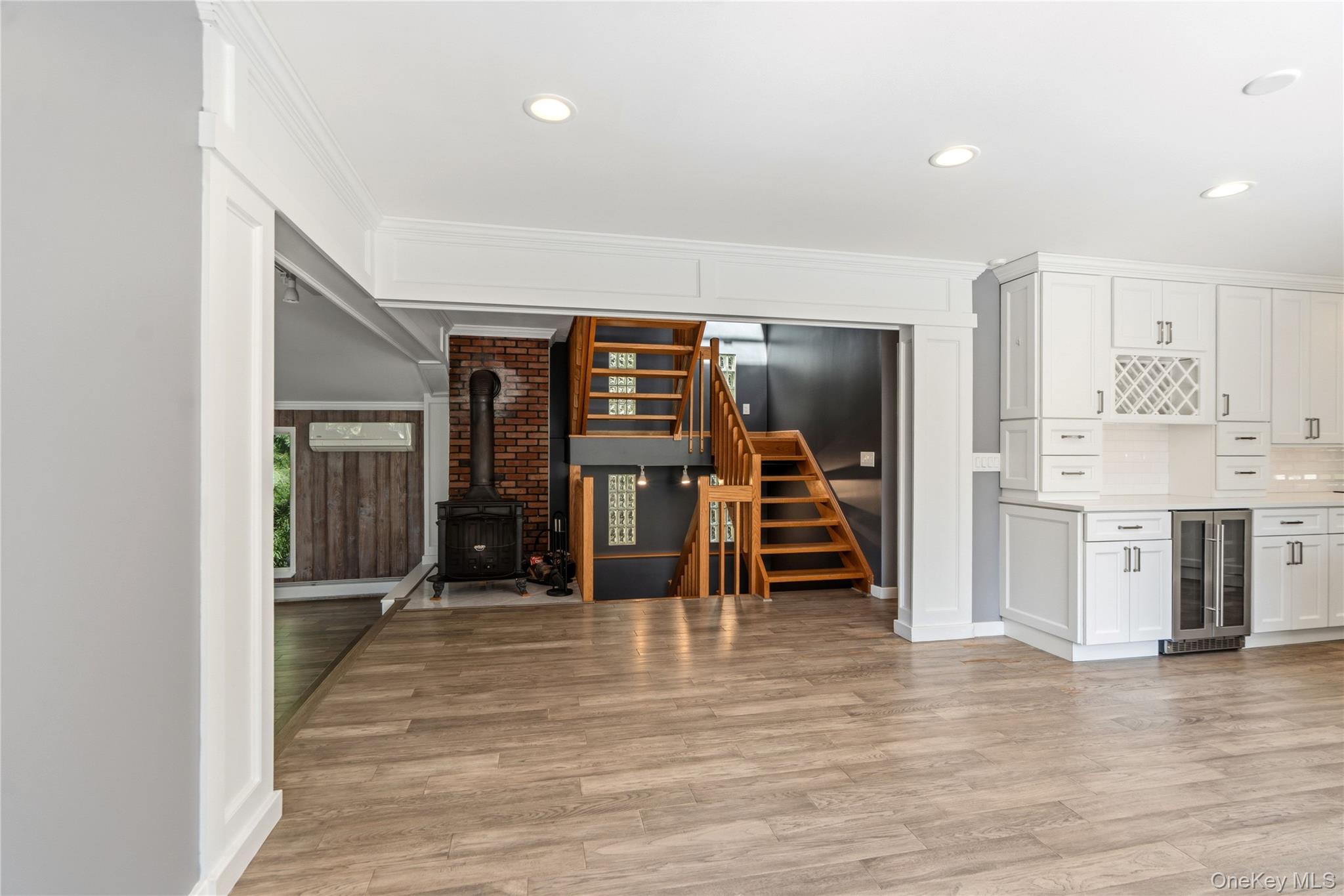 16 Westview Road Northport, NY 11768 - Photo 7 of 47 Gallery Image 7