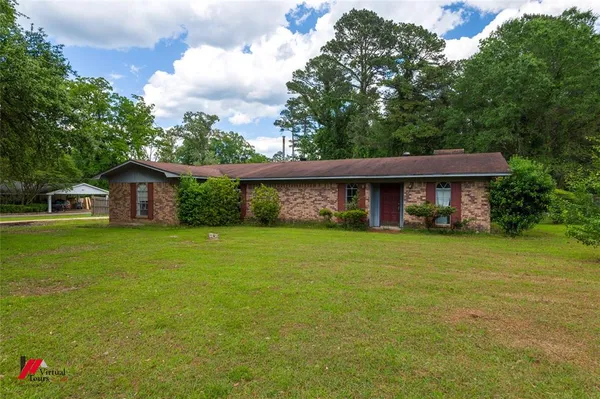 $120,000 | 423 11th Street Northeast, Springhill, LA 71075