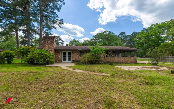 $120,000 | 423 11th Street Northeast, Springhill, LA 71075