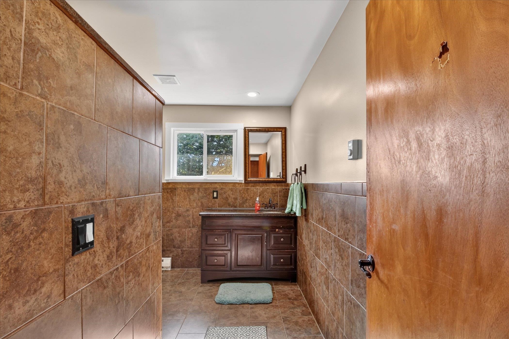 1629 North Warner Road Sumner, MI 48889 - Photo 18 of 58 1948946-745a73b1-81f1-4bcd-85bd-517122868139.JPG