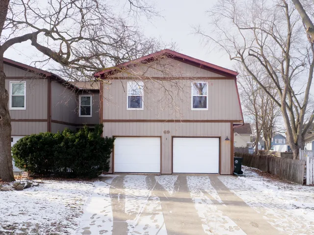 $325,000 | 69 Monroe Street, Oswego, IL 60543