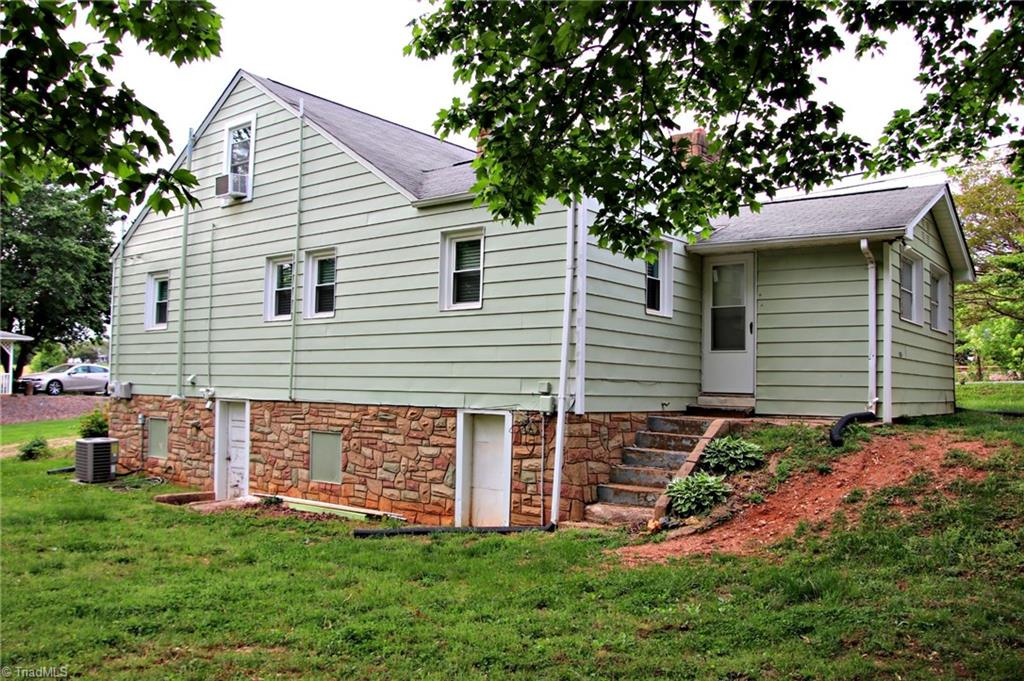 661 West Dalton Road King, NC 27021 - Photo 28 of 34