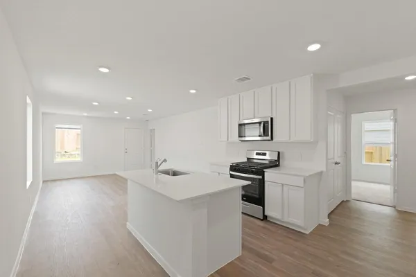 $2,250 | 925 Sutherland Falls Street, Conroe, TX 77303