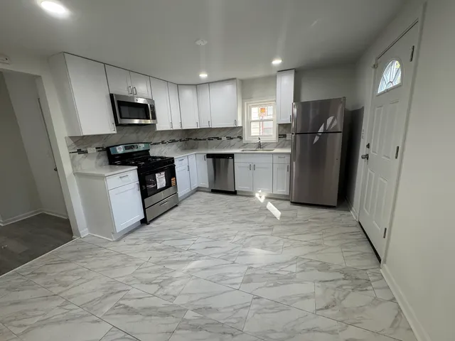 $274,500 | 11333 South Edbrooke Avenue, Chicago, IL 60628