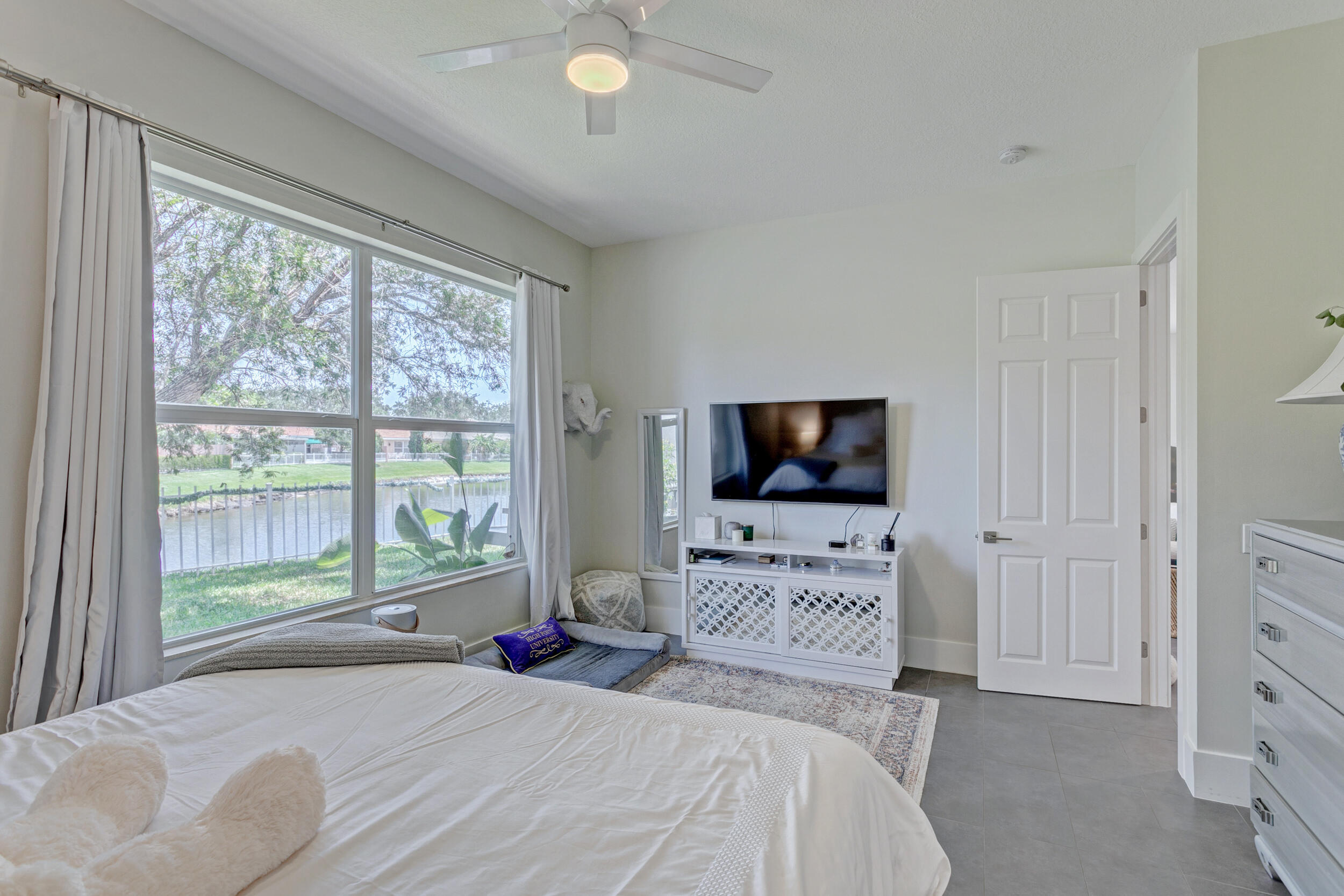 247 Hampton Place Jupiter, FL 33458 - Photo 18 of 32 Primary suite-staged