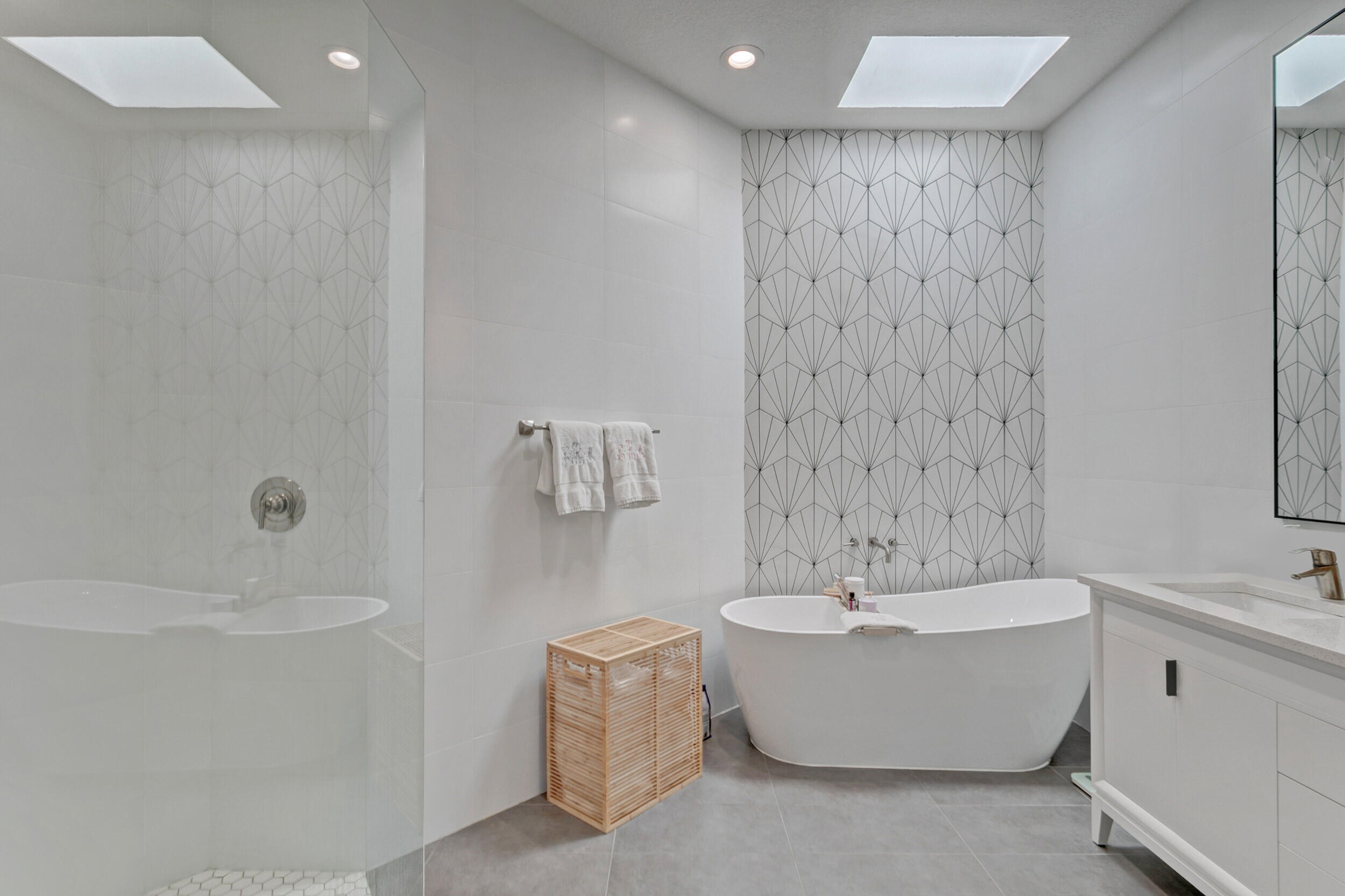 247 Hampton Place Jupiter, FL 33458 - Photo 20 of 32 primary bath