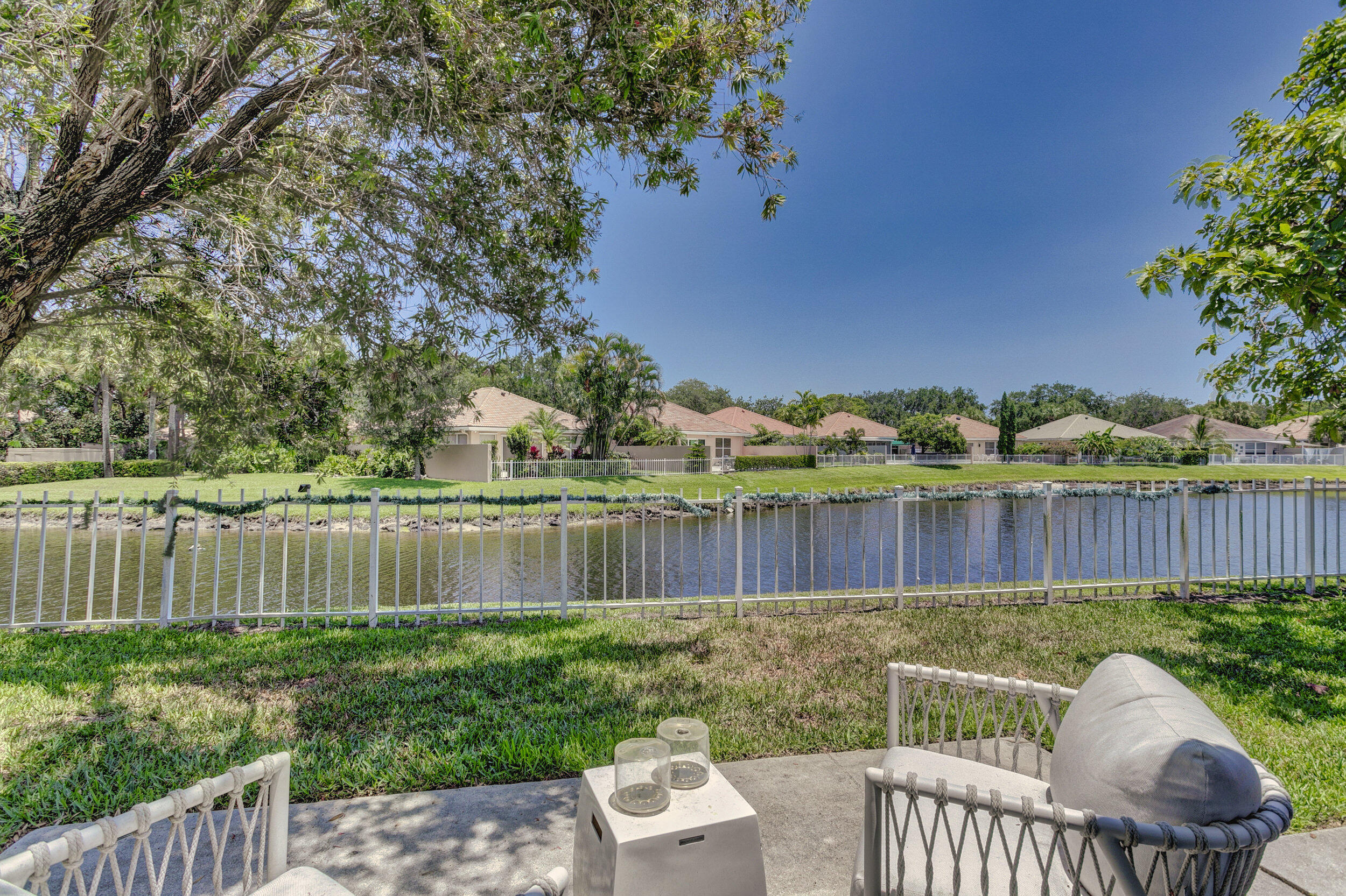 247 Hampton Place Jupiter, FL 33458 - Photo 31 of 32 back of the house