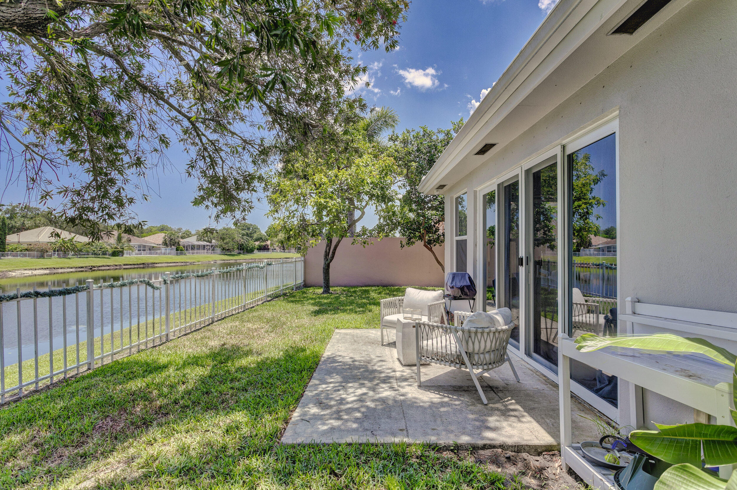 247 Hampton Place Jupiter, FL 33458 - Photo 32 of 32 back of the house